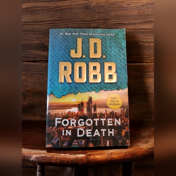 Forgotten in Death - J.D.Robb - Picture 1 of 1
